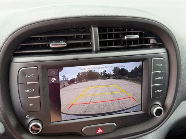 Used 2025 Kia Soul LX w/ LX Technology Package FWD image 19