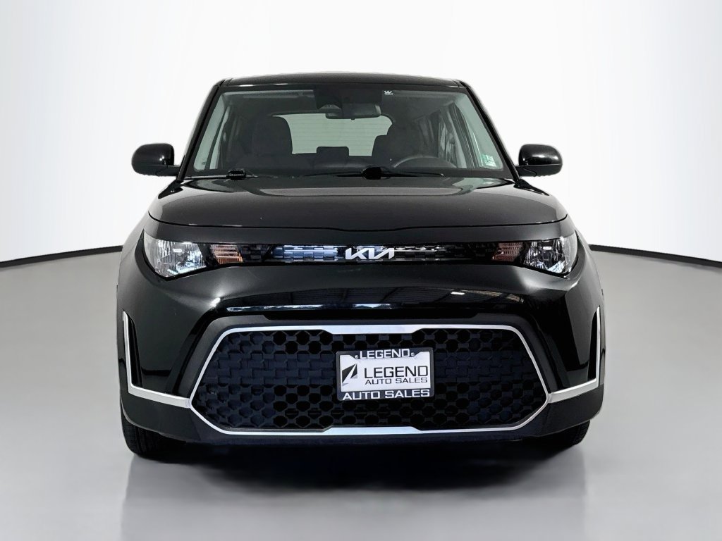Used 2023 Kia Soul LX w/ LX Technology Package FWD image 3