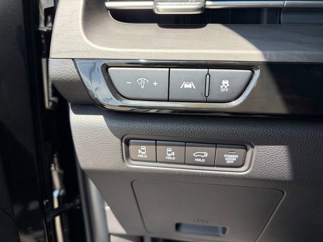 Used 2024 Kia Carnival SX image 32