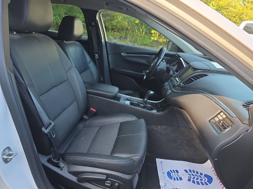 Used 2018 Chevrolet Impala LT FWD image 18