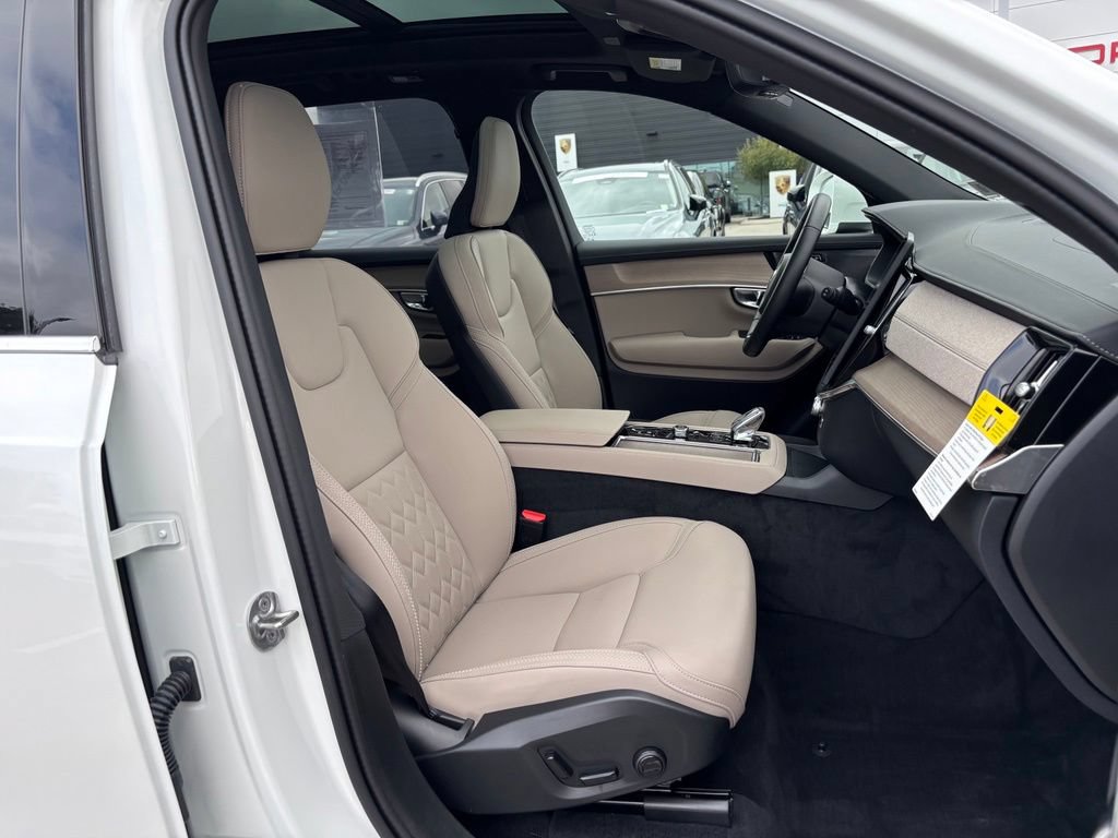 Used 2026 Volvo XC90 B6 Plus w/ Protection Package AWD/4WD image 21