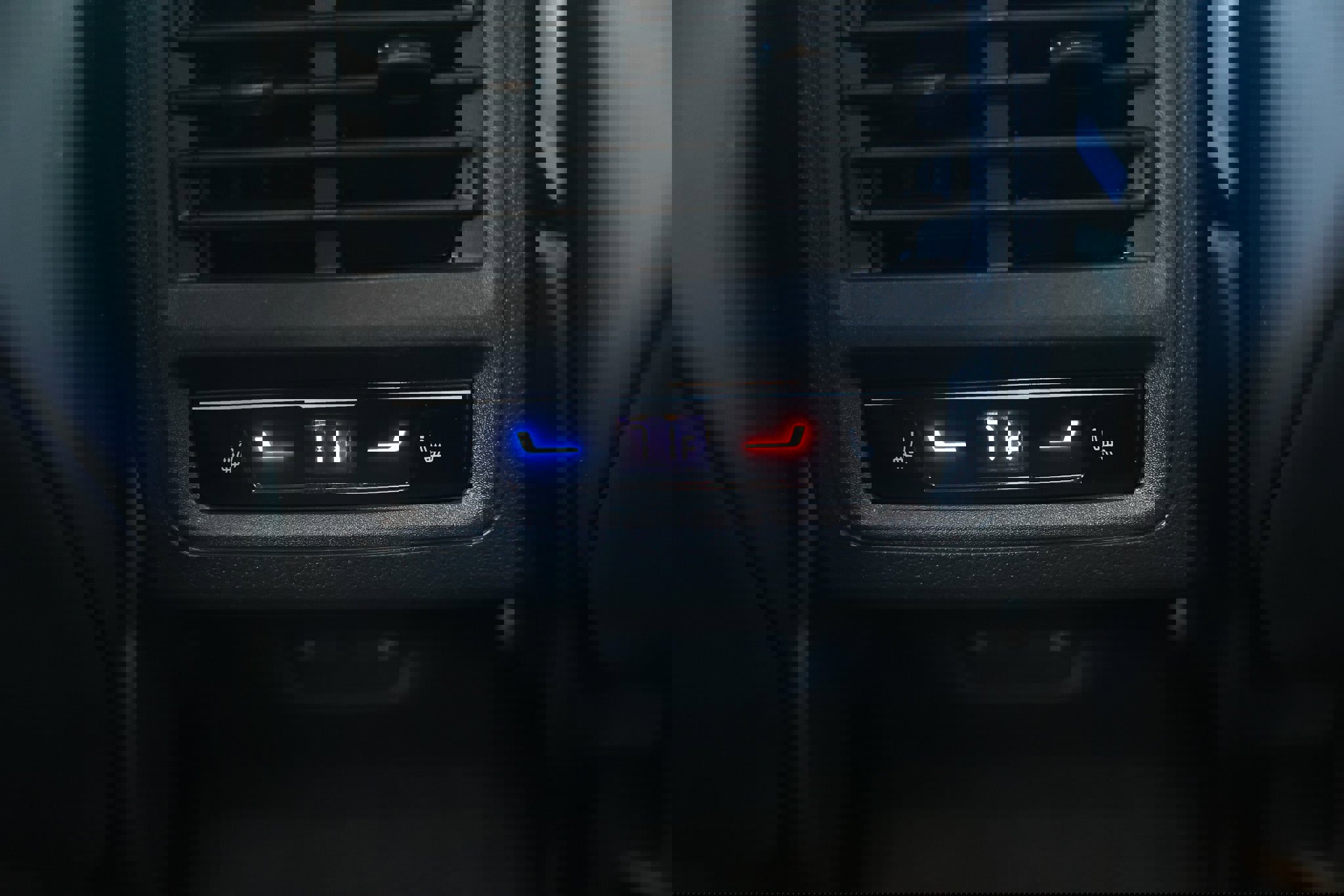 Used 2023 Volkswagen Golf R image 40