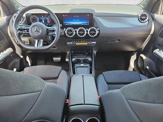 Used 2025 Mercedes-Benz GLA 250 image 16