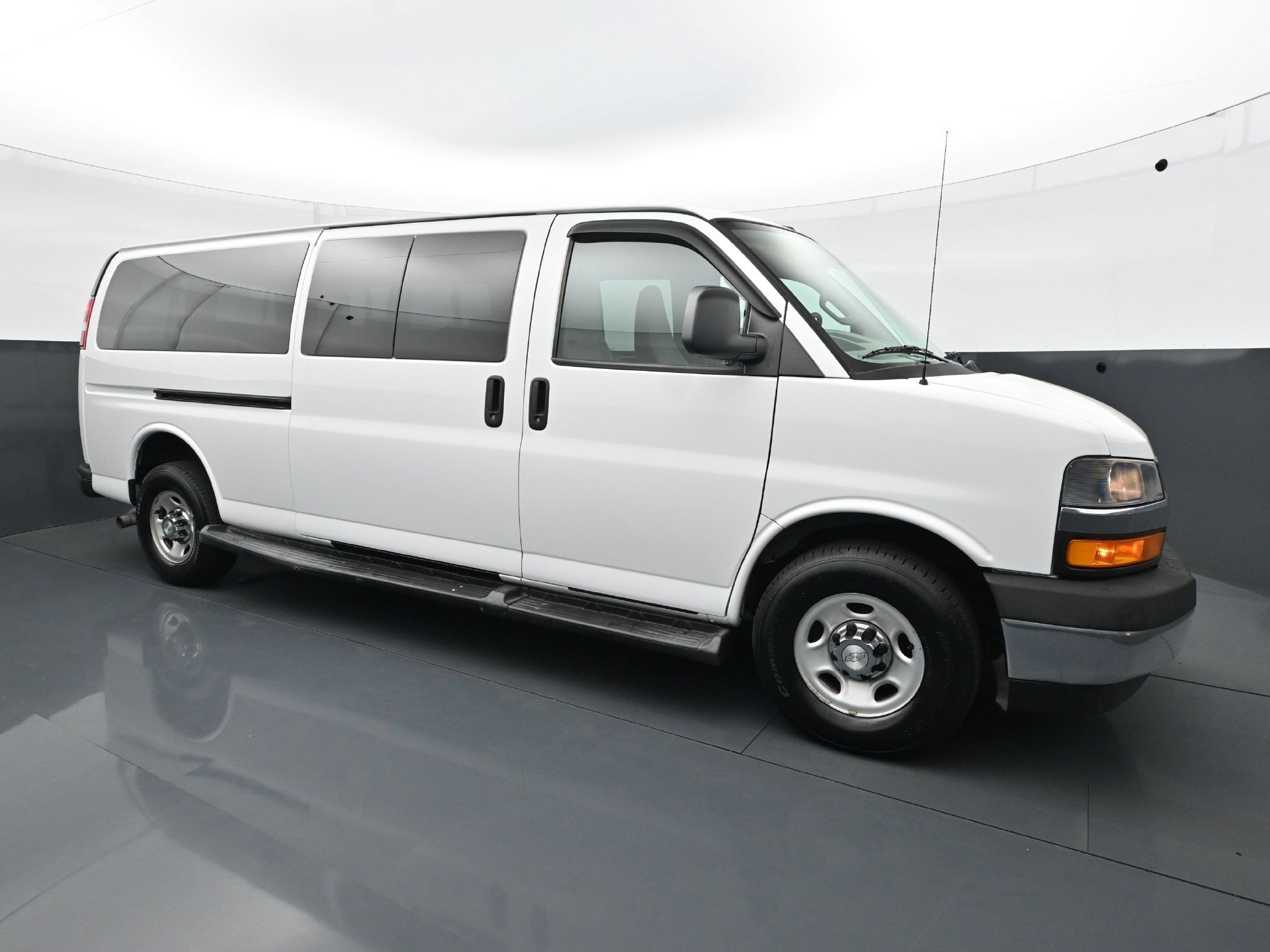 Used 2019 Chevrolet Express 3500 LT w/ LT Preferred Equipment Group RWD image 8