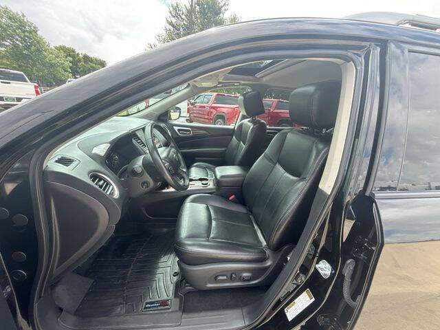 Used 2017 Nissan Pathfinder Platinum w/ Family Entertainment Package AWD/4WD image 20