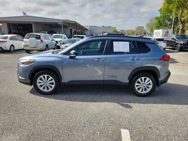 Used 2025 Toyota Corolla Cross LE image 13