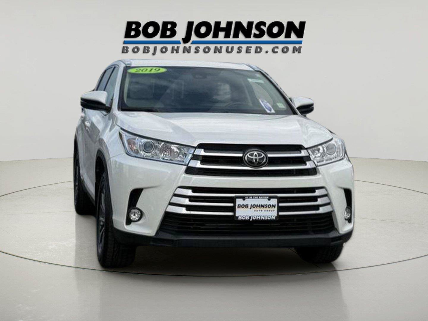 Used 2019 Toyota Highlander XLE AWD/4WD video 1