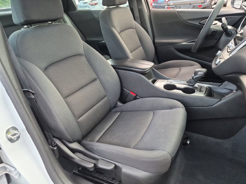 Used 2023 Chevrolet Malibu LT FWD image 32