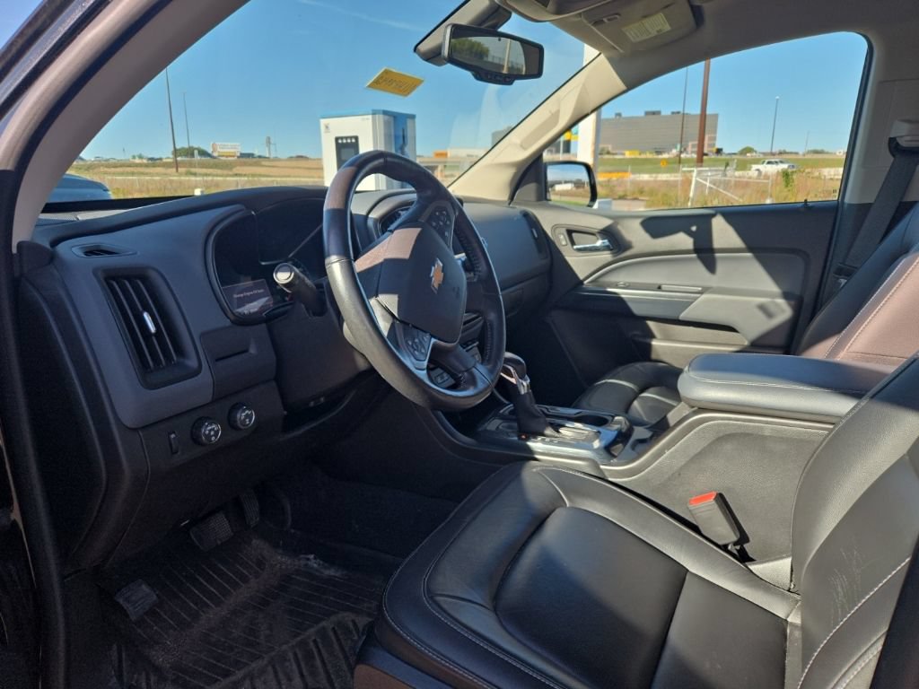 Used 2022 Chevrolet Colorado Z71 w/ Z71 Midnight Edition AWD/4WD image 12