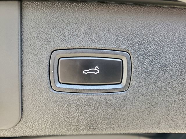 Used 2022 Porsche Cayenne Platinum Edition image 41
