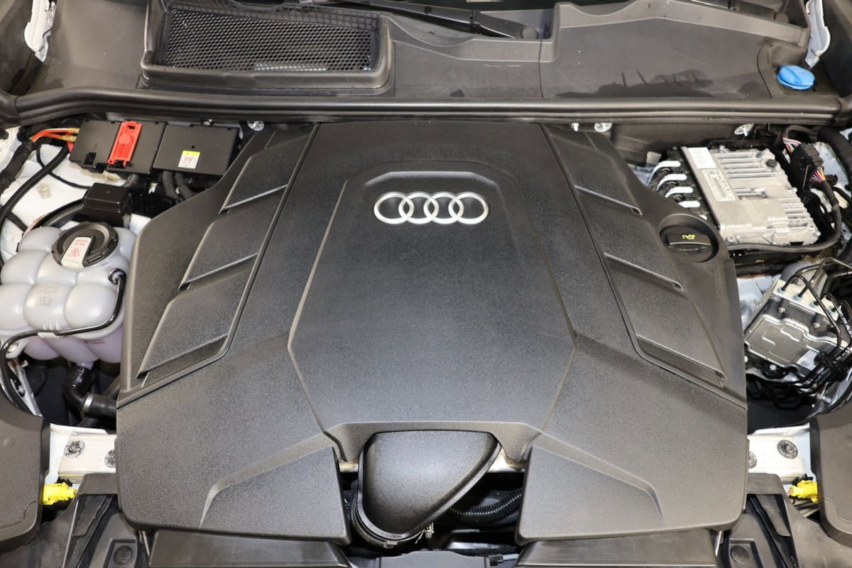 Used 2022 Audi Q8 Premium Plus AWD/4WD image 36