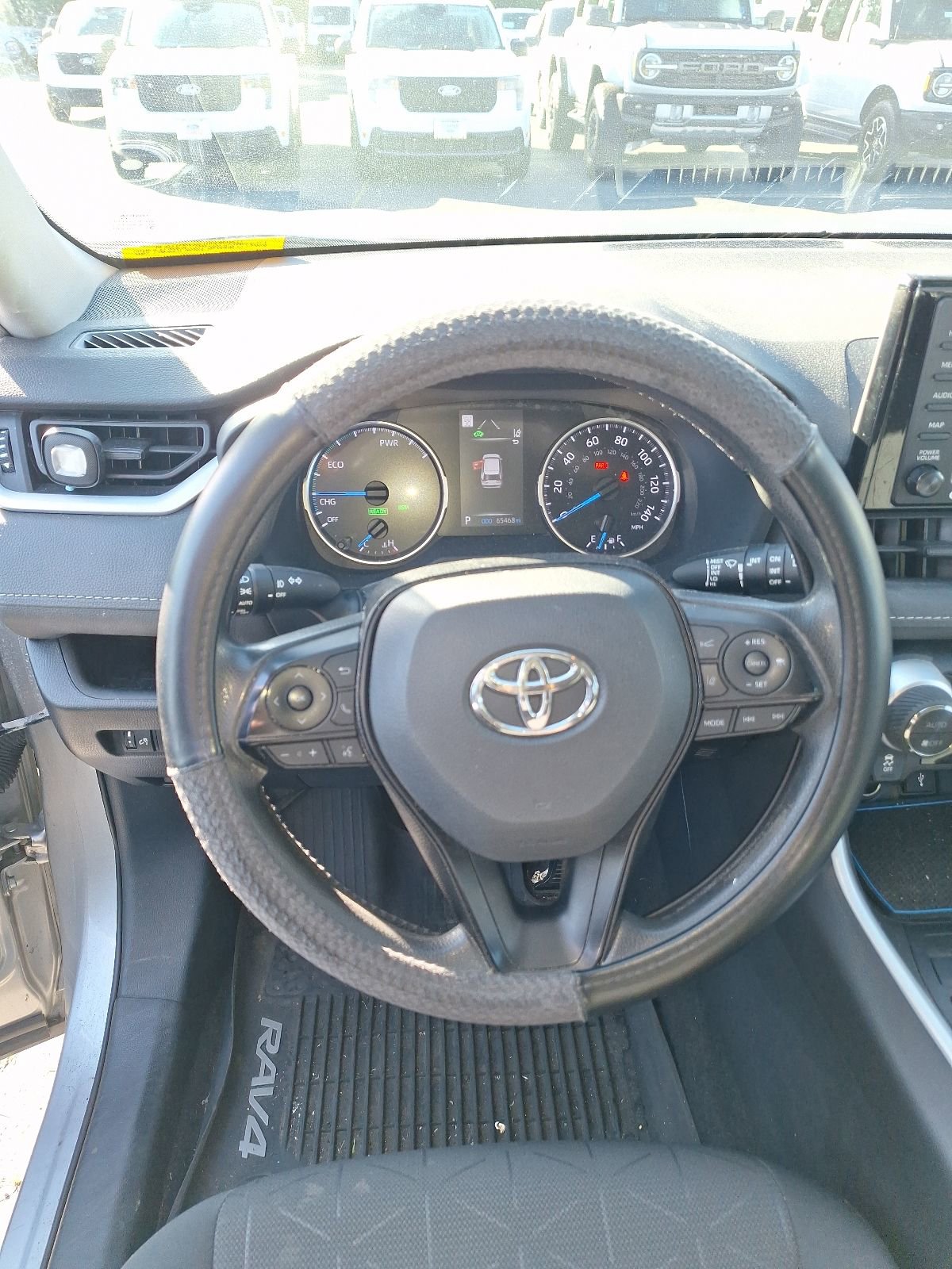 Used 2021 Toyota RAV4 XLE AWD/4WD image 11