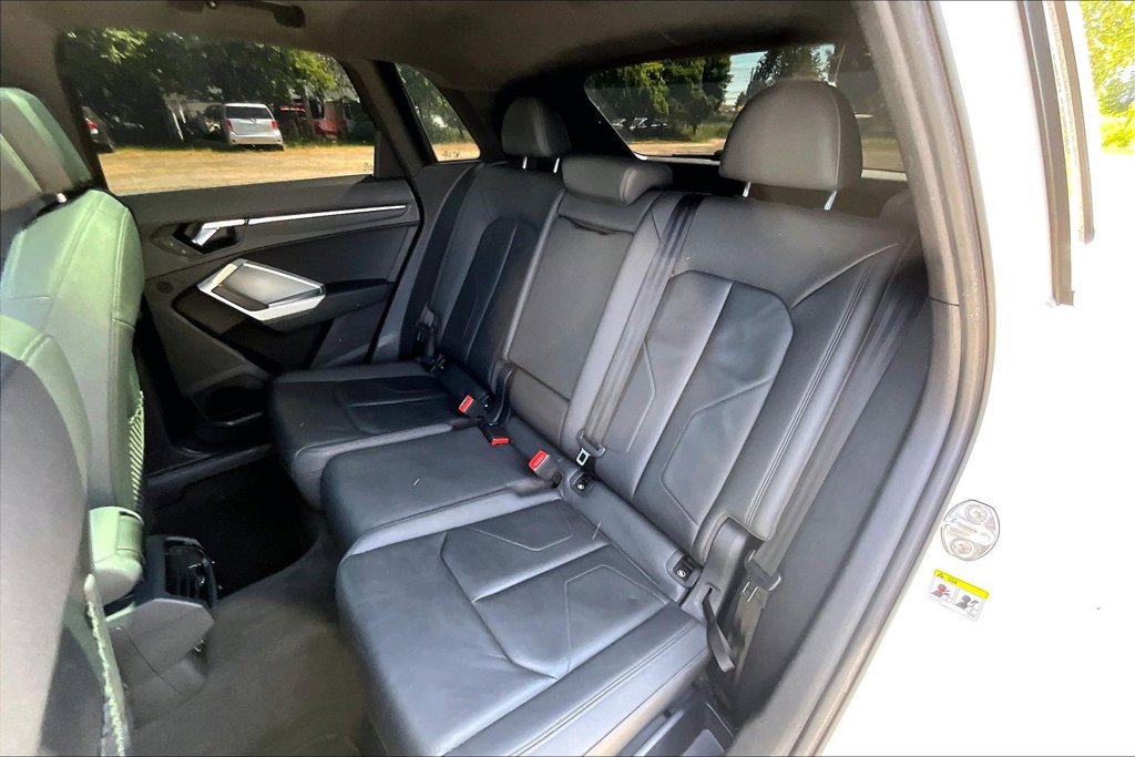 Used 2021 Audi Q3 2.0T Premium w/ Convenience Package AWD/4WD image 21