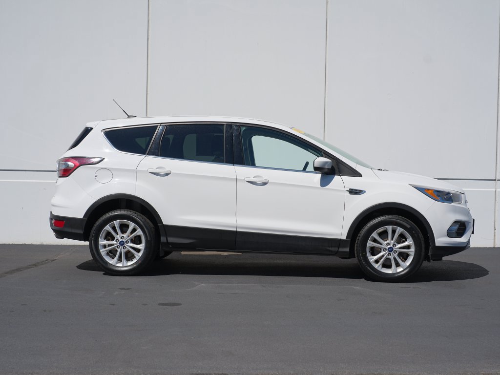 Used 2017 Ford Escape SE AWD/4WD image 2