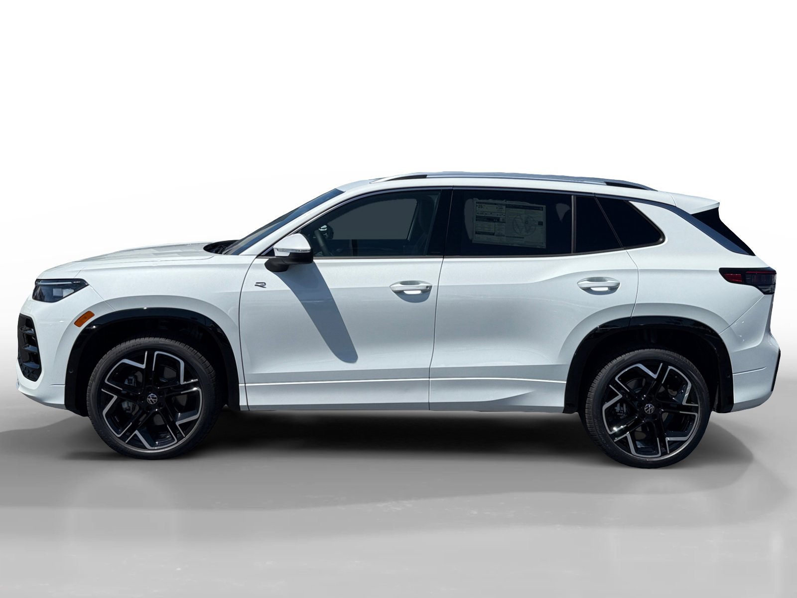 New 2026 Volkswagen Tiguan SEL R-Line AWD/4WD image 2
