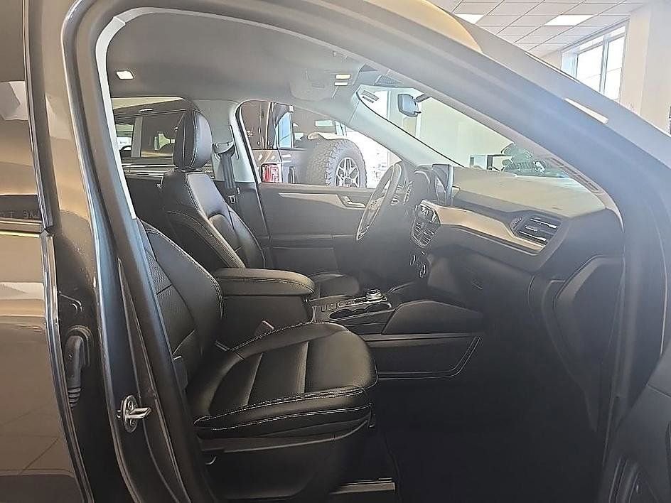 Used 2022 Ford Escape SEL image 36