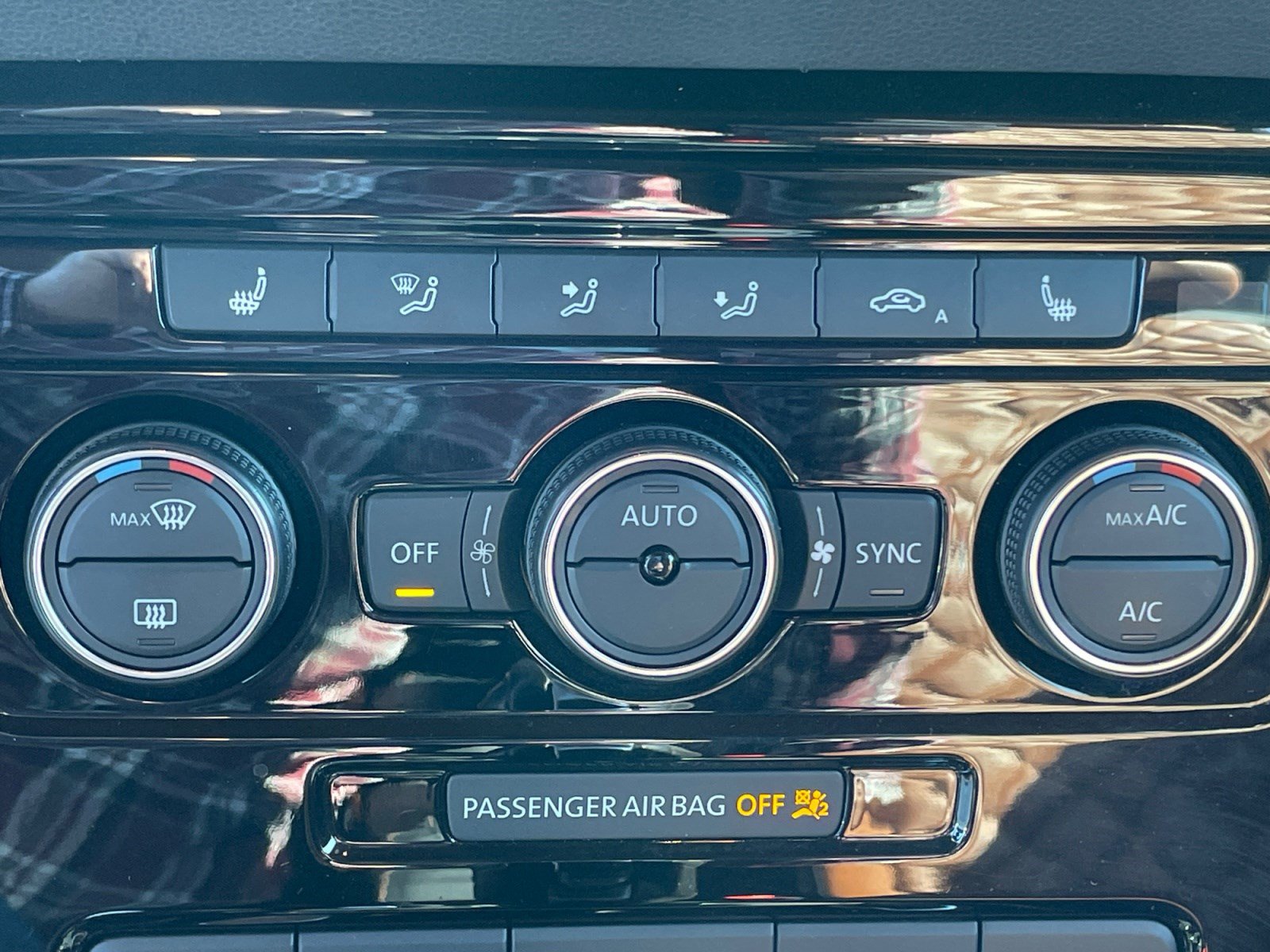 Used 2019 Volkswagen Beetle 2.0T Final Edition SEL FWD image 18