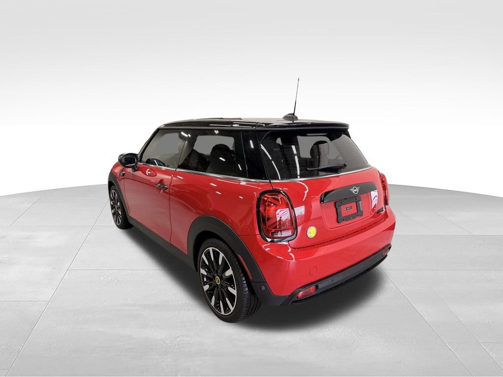 Used 2024 MINI Cooper SE FWD image 3