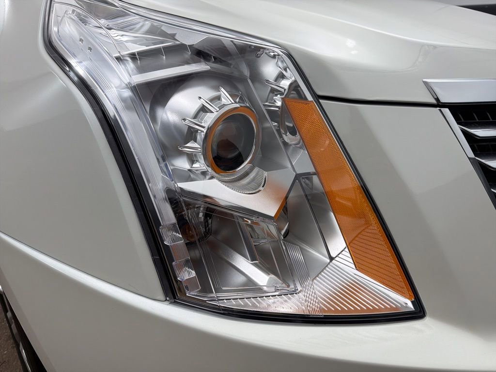 Used 2015 Cadillac SRX Luxury w/ Trailering Package AWD/4WD image 31