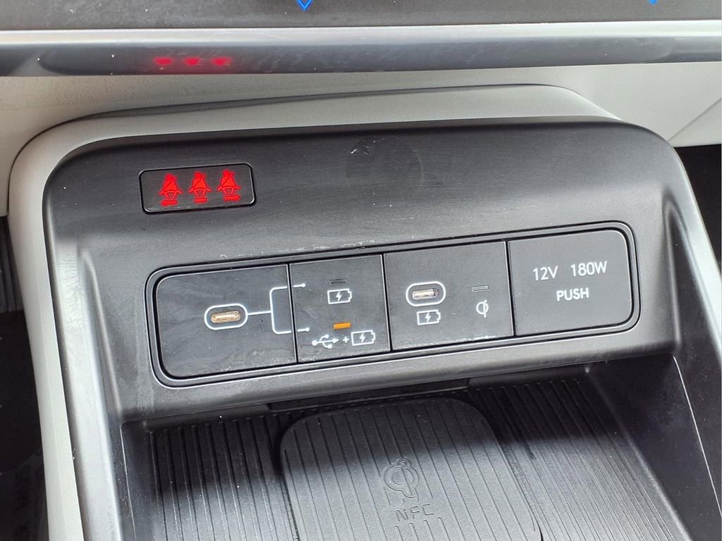 Used 2024 Hyundai Kona Limited FWD image 14