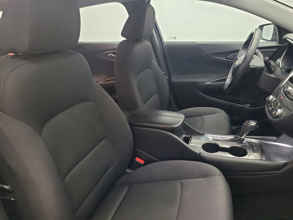 Used 2017 Chevrolet Malibu LT image 21