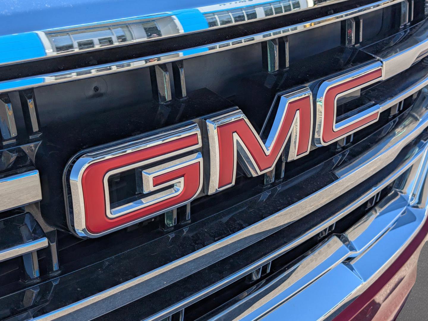 Used 2023 GMC Yukon SLT image 5