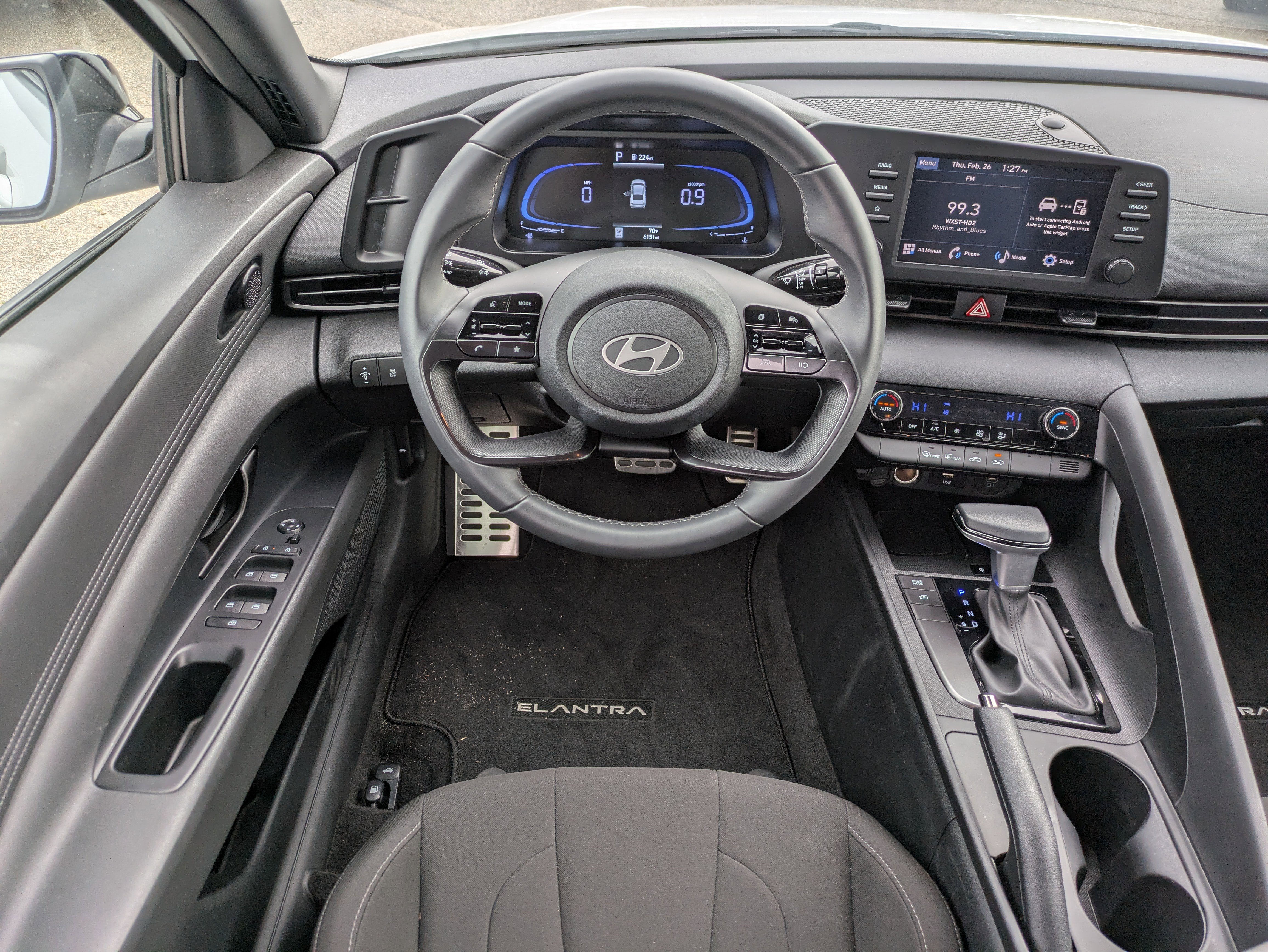 Certified 2025 Hyundai Elantra Sport image 15