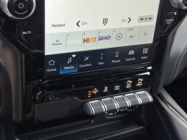 Used 2022 RAM 1500 Limited w/ Body Color Bumper Group image 18