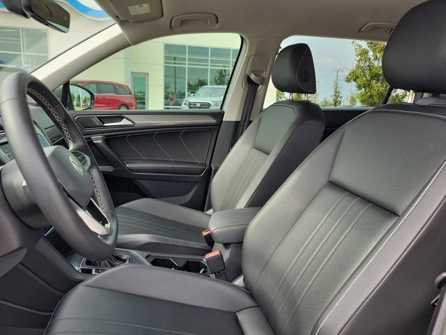 Used 2024 Volkswagen Tiguan SE FWD image 23