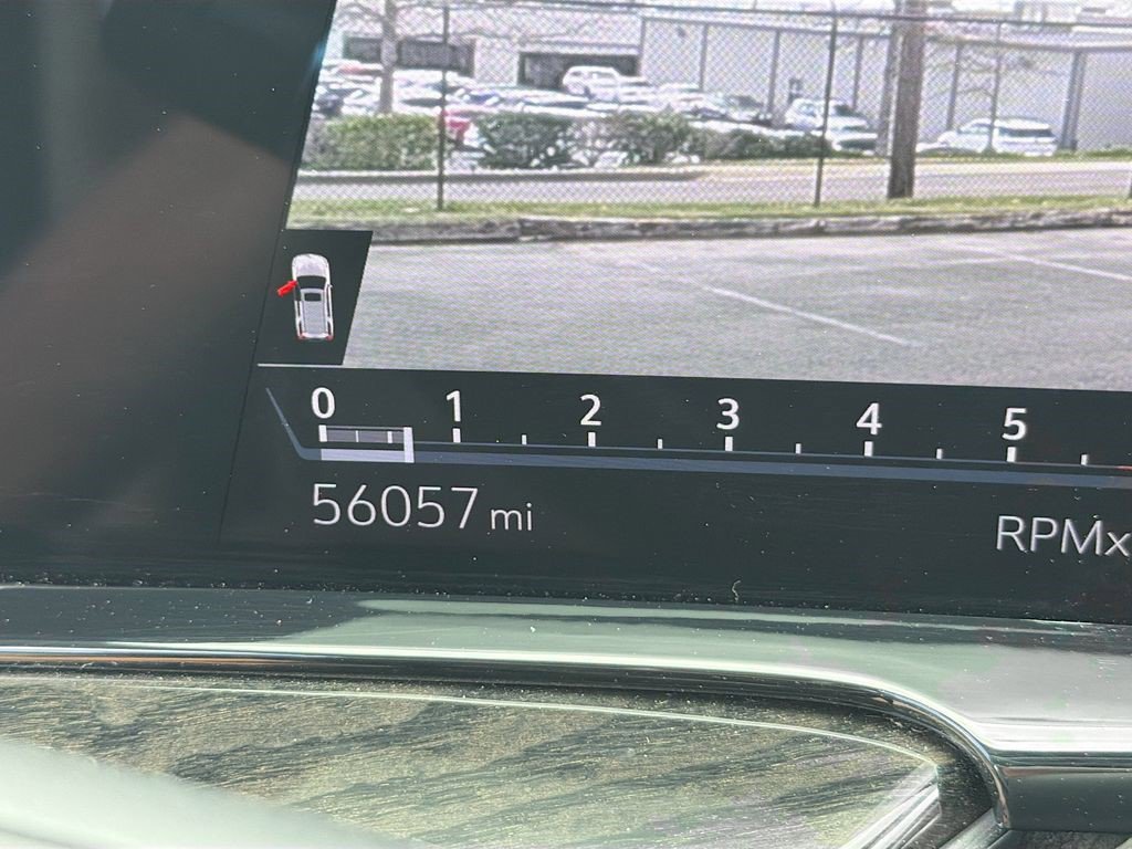 Certified 2024 Cadillac Escalade Premium Luxury image 8