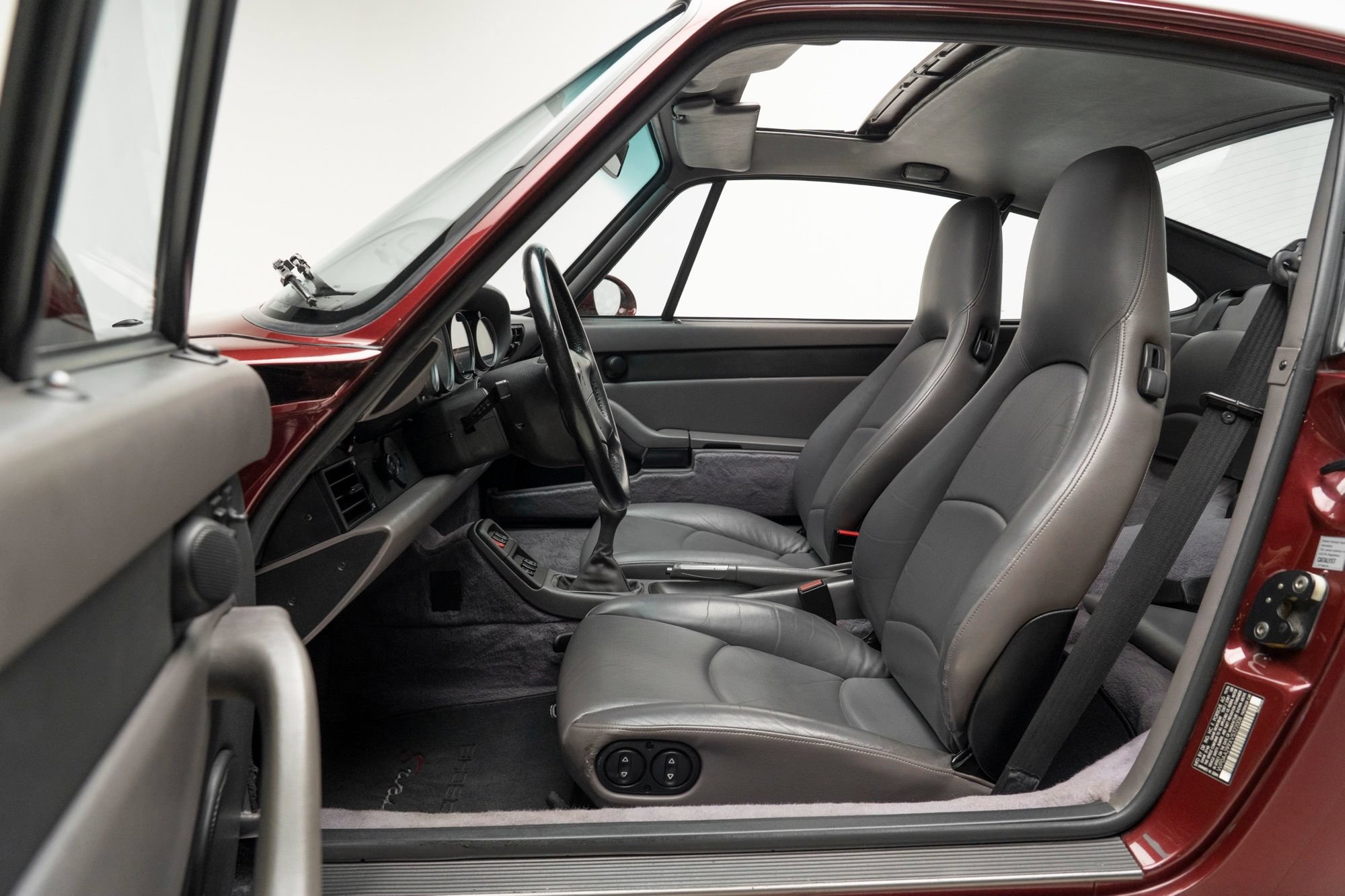 Used 1997 Porsche 911 Carrera S RWD image 22