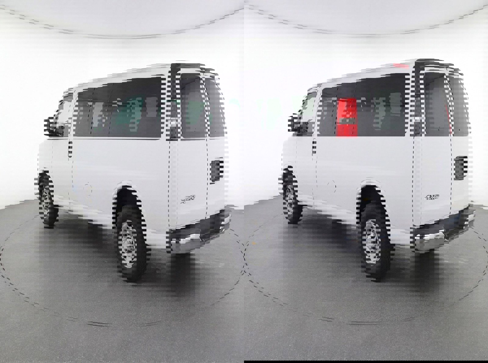 Used 2025 Chevrolet Express 3500 LT w/ LT Preferred Equipment Group image 5