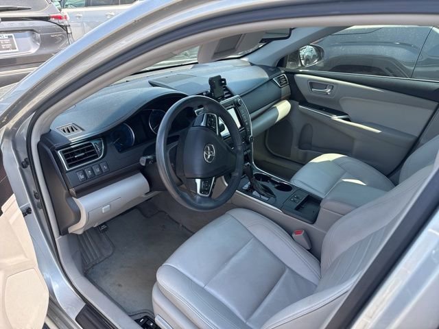 Used 2015 Toyota Camry XLE w/ Advanced Technology Package FWD image 9