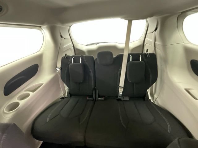 Used 2024 Chrysler Voyager LX FWD image 4