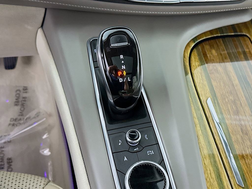 Used 2021 Cadillac Escalade Premium Luxury Platinum image 10