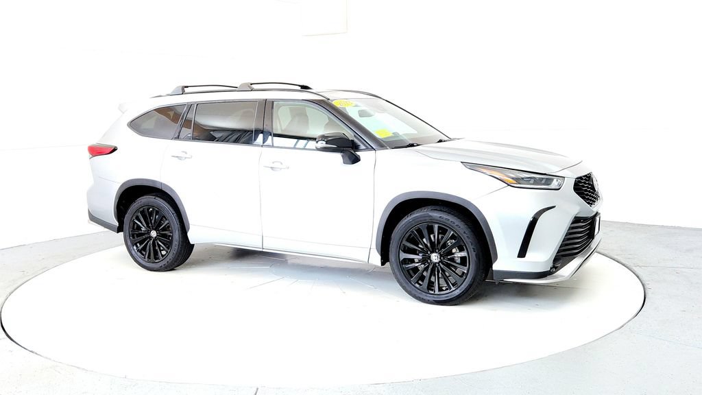 Used 2023 Toyota Highlander XSE AWD/4WD image 7