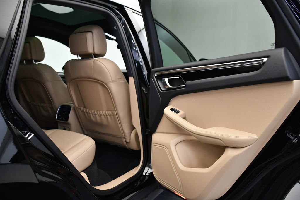 Certified 2023 Porsche Macan Turbo image 53