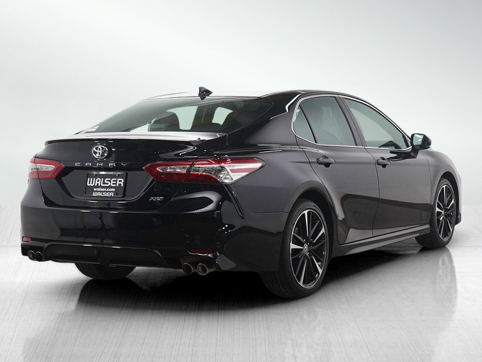 Used 2020 Toyota Camry XSE image 5