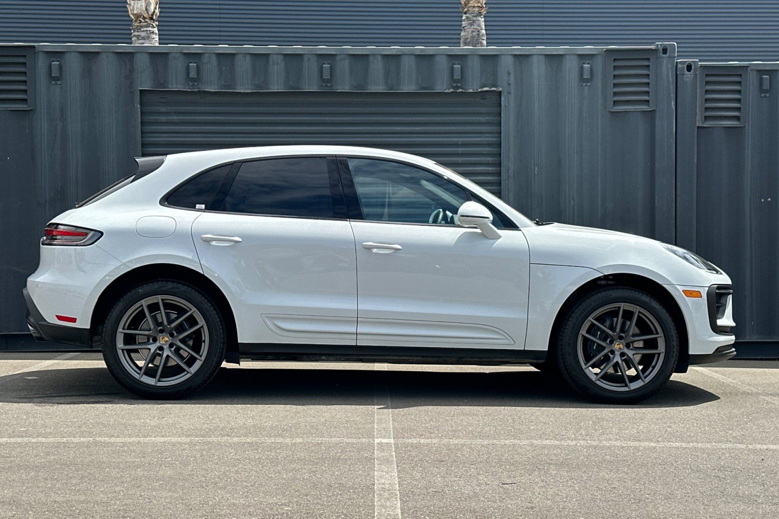 Used 2026 Porsche Macan AWD/4WD image 9