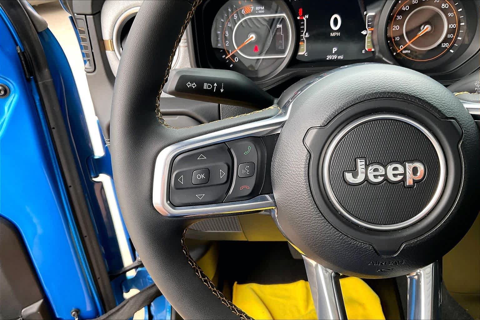 Used 2024 Jeep Wrangler Unlimited Sahara AWD/4WD image 23