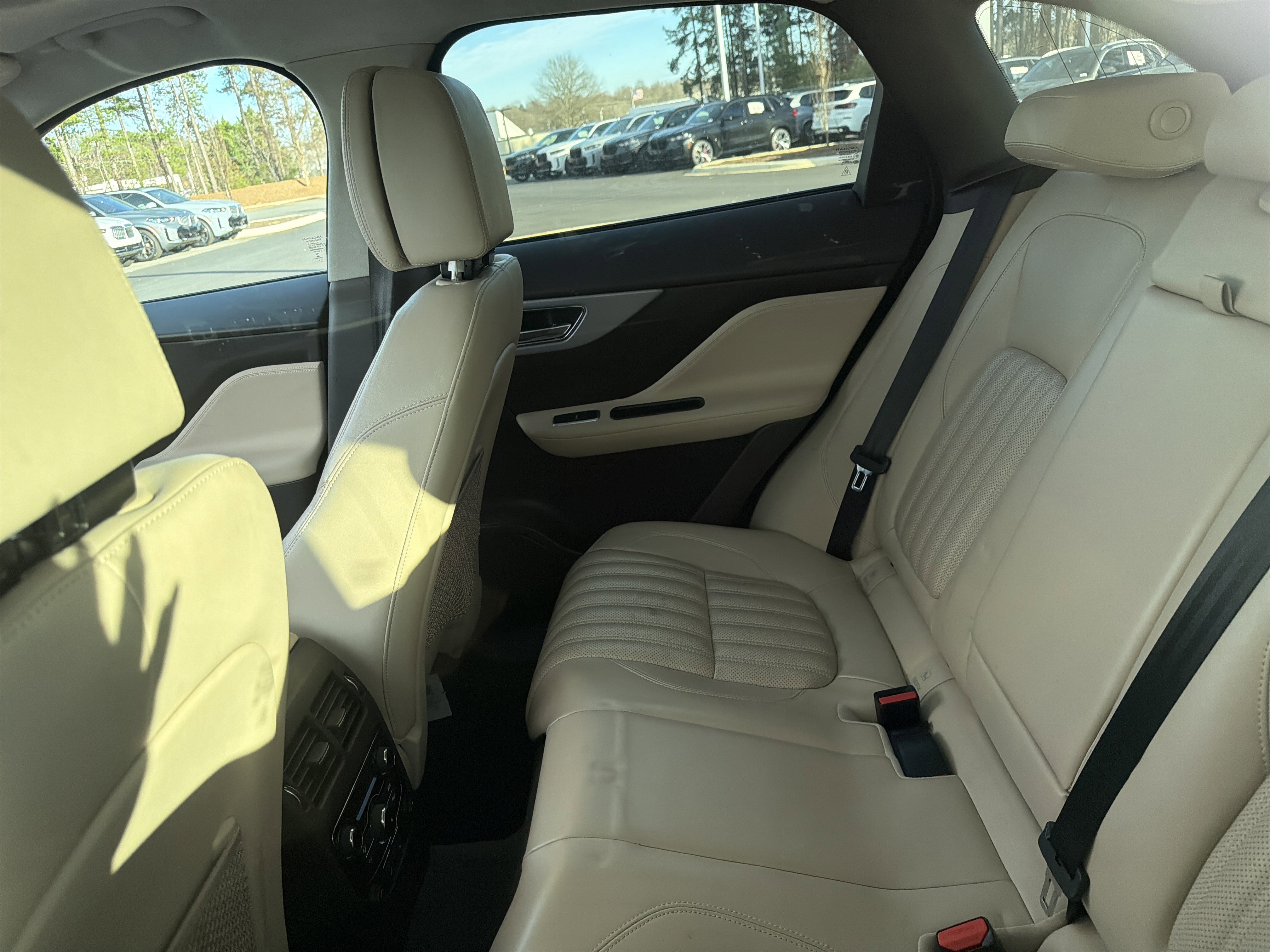 Used 2019 Jaguar F-PACE Portfolio image 19