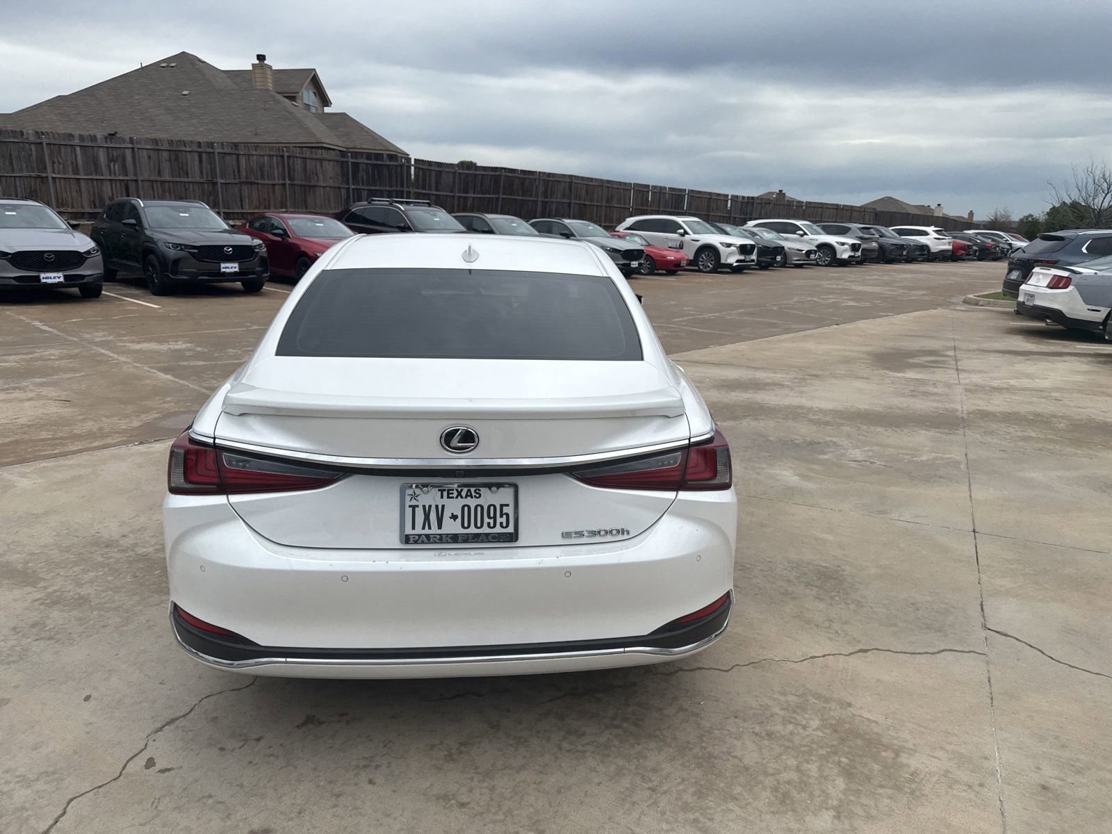 Used 2024 Lexus ES 300h w/ Technology Package image 14