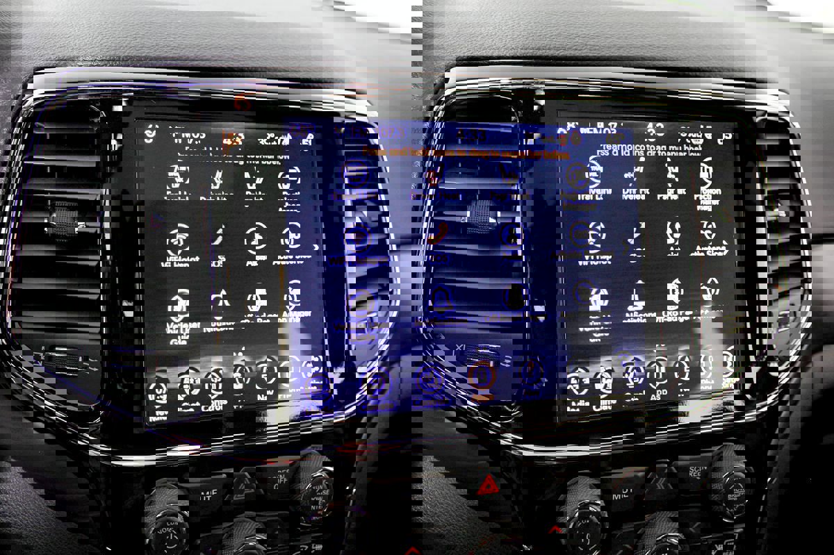 Used 2020 Jeep Grand Cherokee Altitude image 29