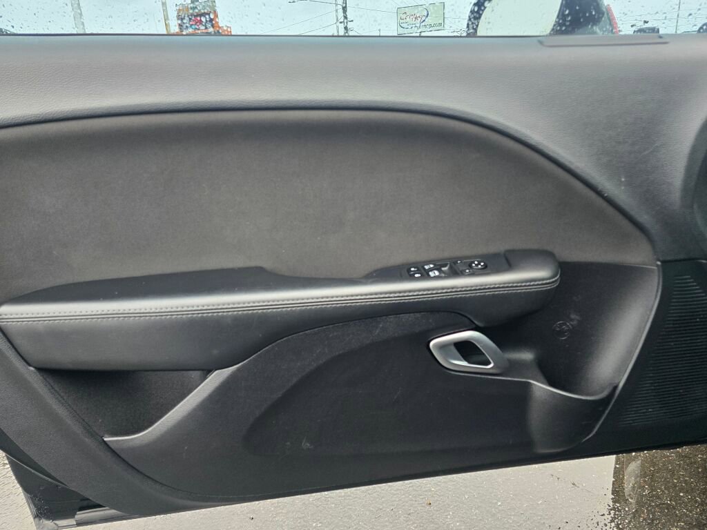 Used 2019 Dodge Challenger SXT image 19