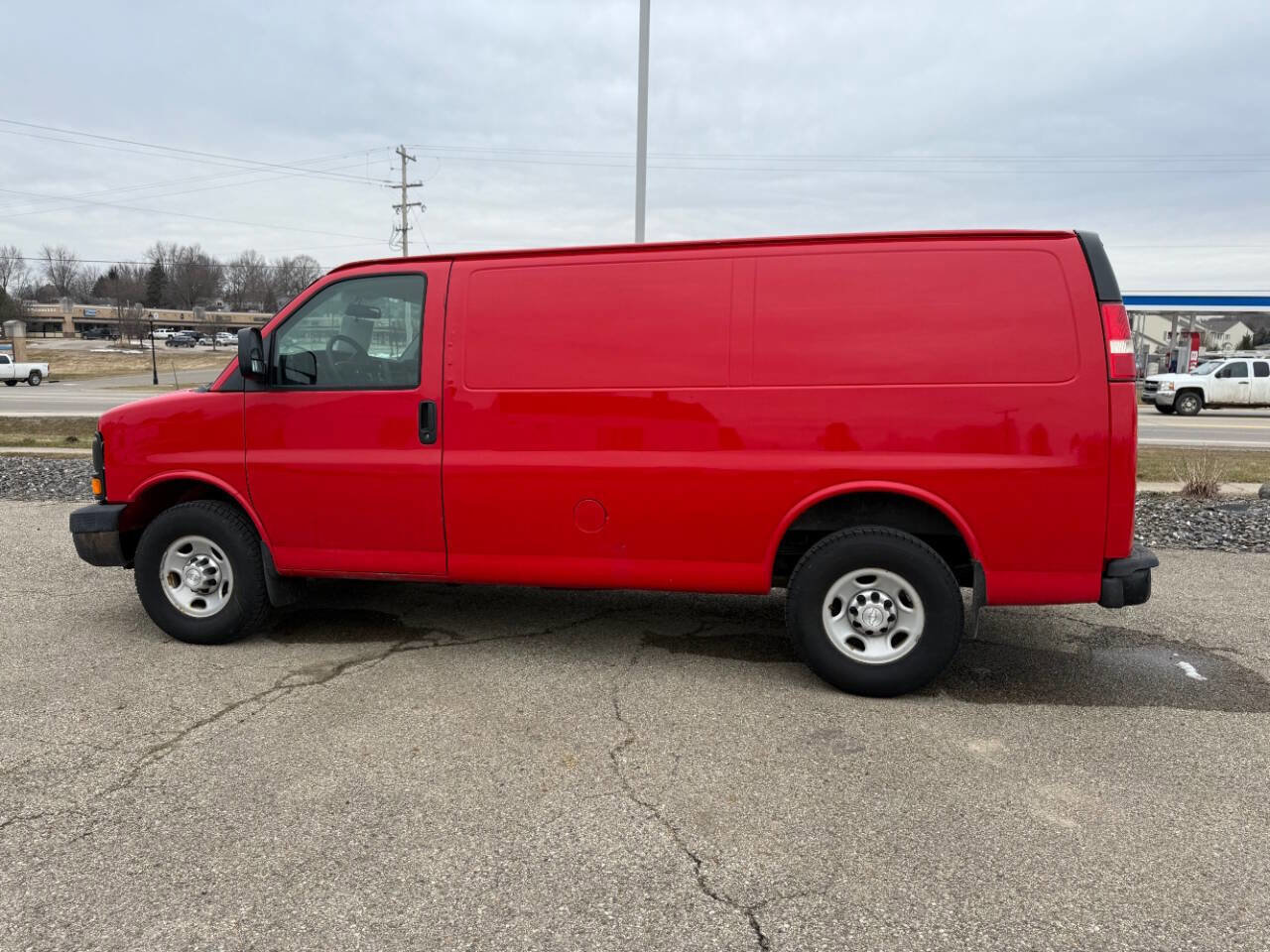 Used 2015 Chevrolet Express 2500 image 8