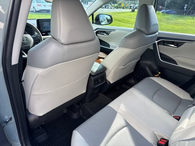 Used 2020 Toyota RAV4 XLE Premium FWD image 11