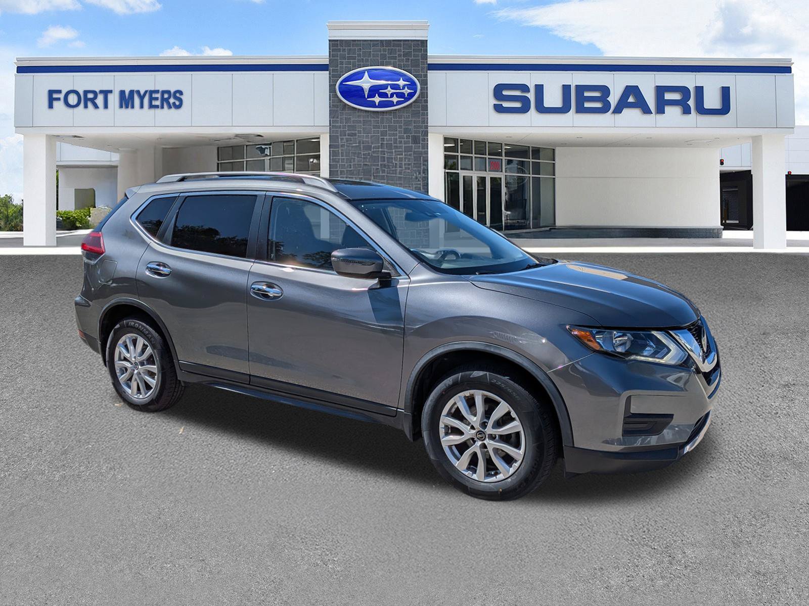 Used 2019 Nissan Rogue SV FWD image 2
