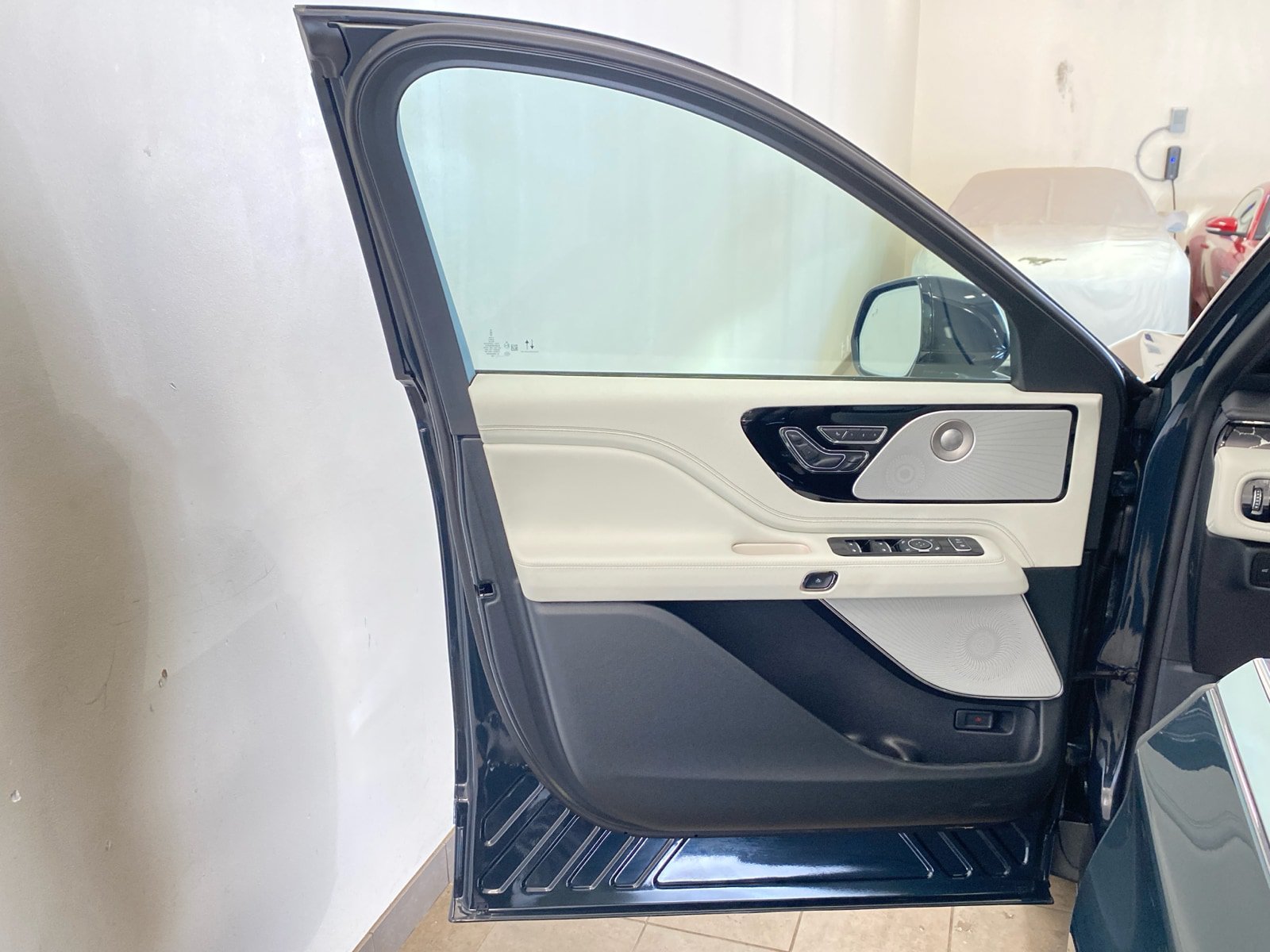 New 2026 Lincoln Aviator Black Label AWD/4WD image 16