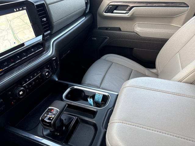 Used 2025 Chevrolet Silverado 1500 LTZ image 24