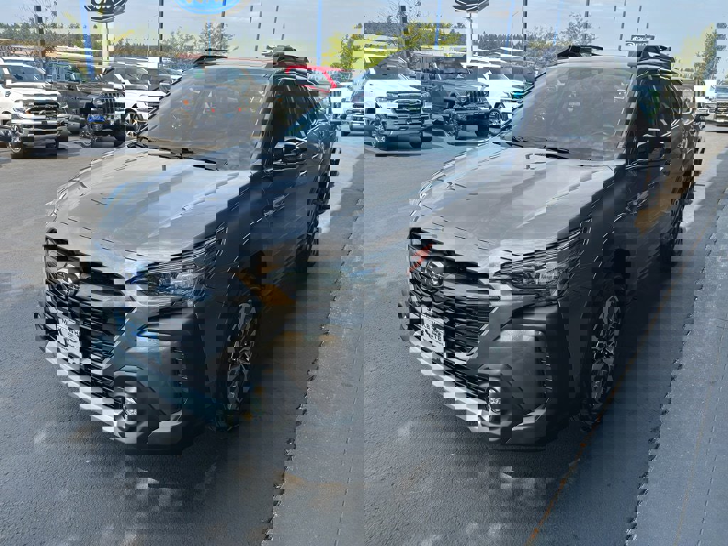Used 2023 Subaru Outback Limited XT image 3